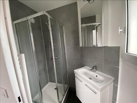 1 pièce - Meublé - 12 m² - 3ème étage - Colocation non autorisée - Photo 3