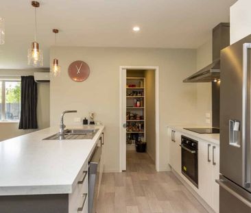 Spacious and private family home! - Photo 4