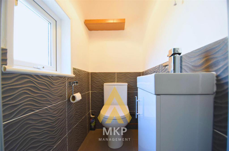 5 bedroom end of terrace house to rent - Photo 2