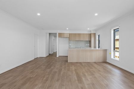 25 Shiraz Avenue, Fraser Rise VIC 3336 - House For Rent | Domain - Photo 4