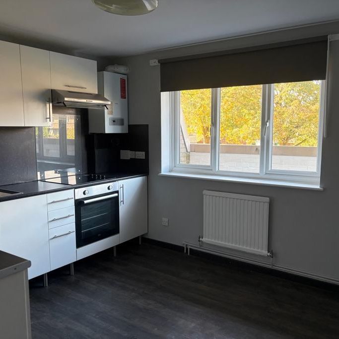 3 bedroom maisonette to rent - Photo 1