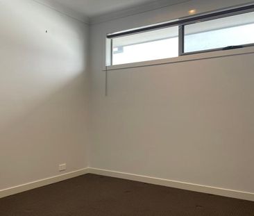 Stunning 3 Bedroom Townhouse, Now For Lease - **APPLY FOR THIS PROP... - Photo 5