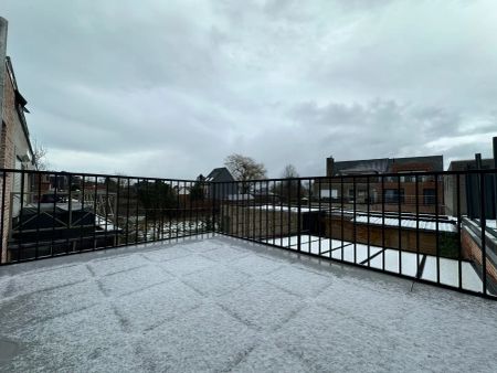 Prachtig, volledig gerenoveerd duplex appartement met 3 slaapkamers - Photo 5