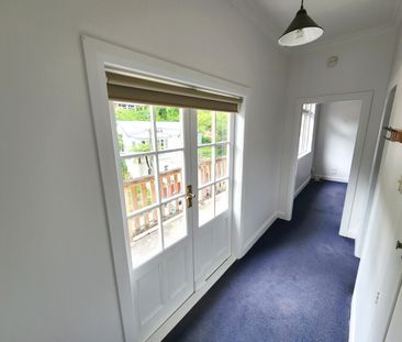 2 Bedroom, Aro Valley - Photo 6