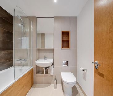 2 bedroom flat to rent - Photo 2