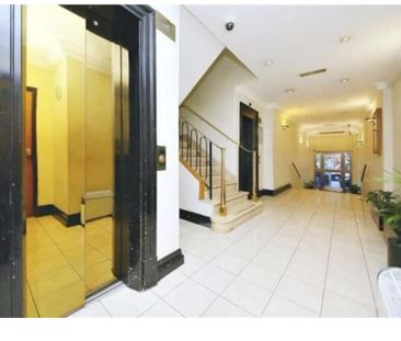 Room in a Shared Flat, Queens Court, W2 - Photo 3