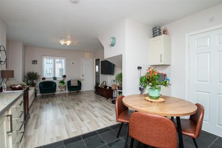 3 bedroom terraced house to rent - Photo 3