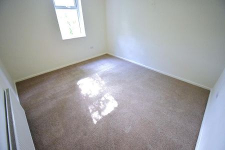 3 bedroom flat to rent - Photo 5