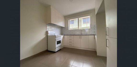 Perfect Location! - Photo 2