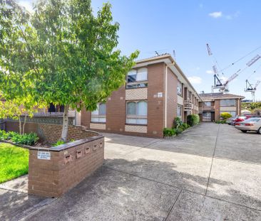 Cozy, Low Maintenance and Convenient 1 Bedroom Unit - Photo 2