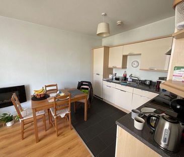 2 bedroom flat to rent - Photo 3