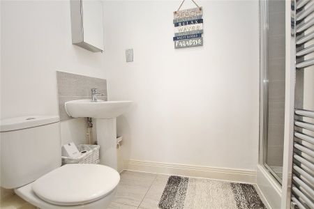 Brookwood Farm Drive, Woking, Surrey, GU21 - Photo 3