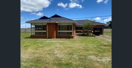BIG HOUSE WITH A POOL!!! - Photo 4