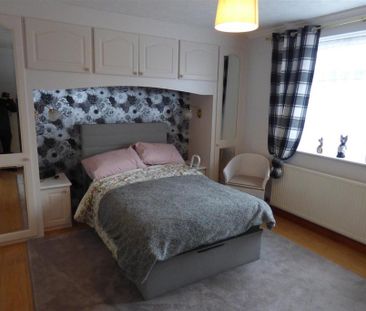 2 bedroom detached bungalow to rent - Photo 3