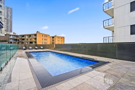 Paramount on Parkes - 1 Bed Unit on 21st Floor - Photo 4