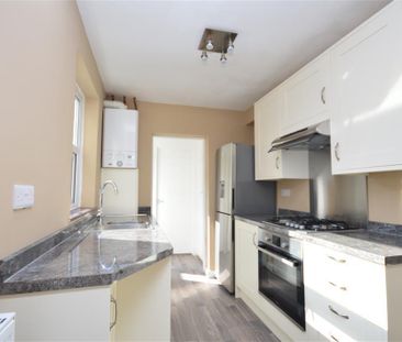 3 bedroom terraced house - Photo 3