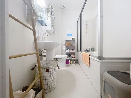 Location Appartement 2 pièces 55m² LA ROCHELLE 17000 - Photo 5