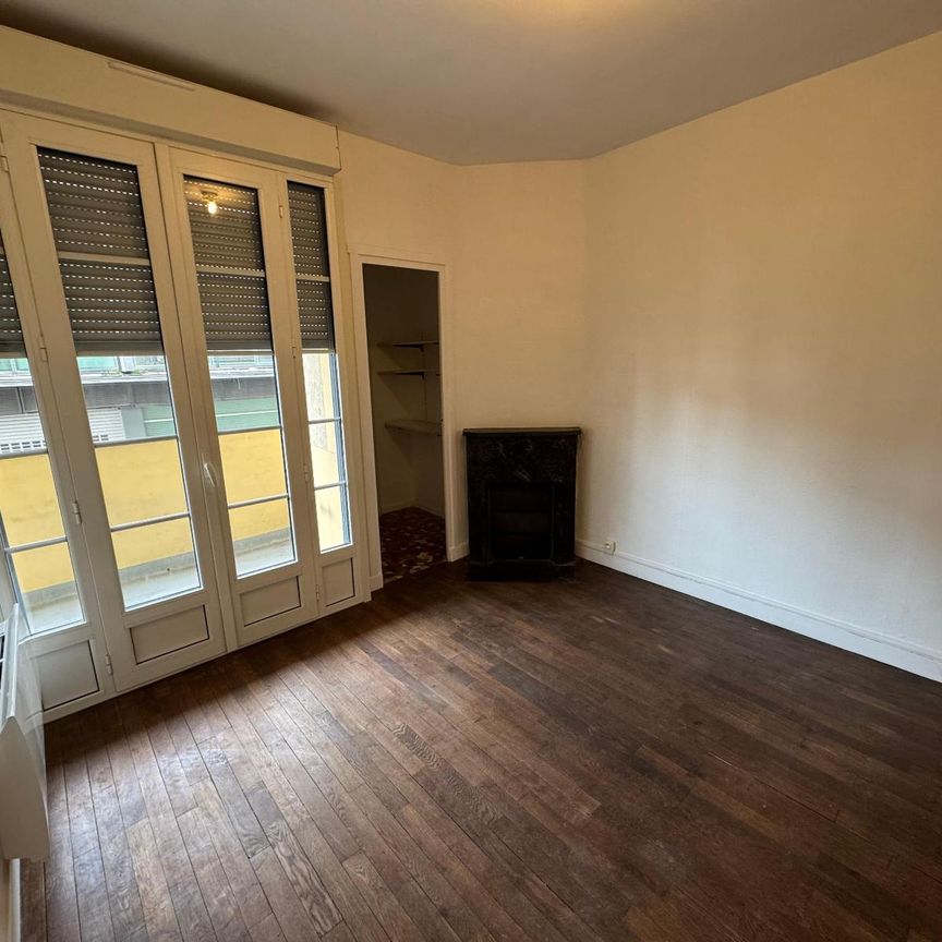 A LOUER ANGERS CENTRE VILLE - T3 RENOVE SITUE 72 RUE ... - Photo 1