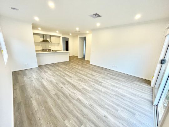 New 4 Bedroom Homes in Thornhill Park. - Photo 1