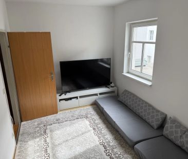 Zentral gelegene, gemütliche 2- Zimmer-Wohnung mit möblierter Küche... - Photo 3