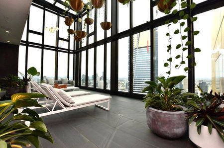 2211/70 Southbank Boulevard - Photo 2