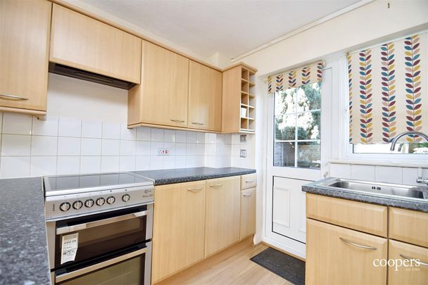 Waller Drive, Northwood, HA6 - Photo 1