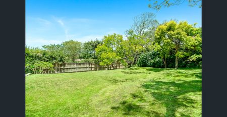 Freshly Renovated Home With An Extensive Sub-Area - Photo 2