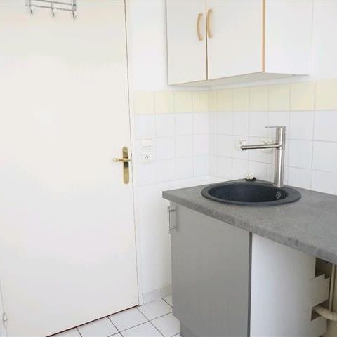 Beau T2 de 39 m2 situé dans une résidence sécurisée dans le vieux Lille. réf G143-12 - Photo 1