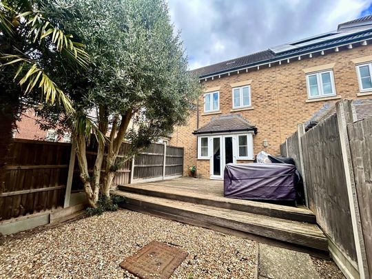 3 bedroom terraced house to rent - Photo 1