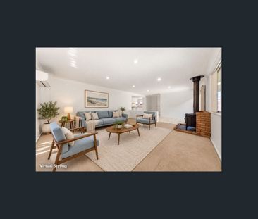 Air-Conditioned Family Home with Flexible Floorplan! - Photo 1