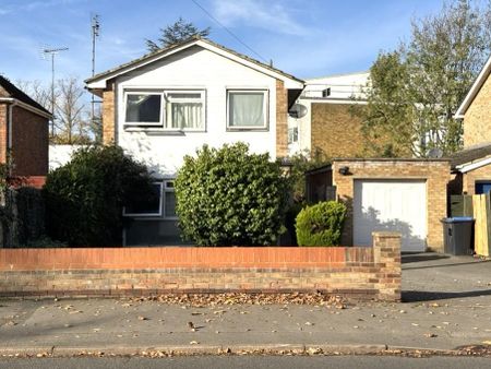 3 bedroom detached house to rent - Photo 3