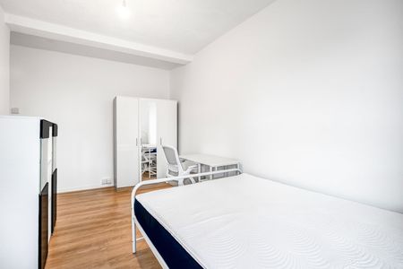 Room in a Shared Flat, Keston House, SE17 - Photo 3