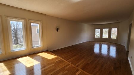 For Lease - 94 Garnier Court, Toronto, Ontario - Photo 4