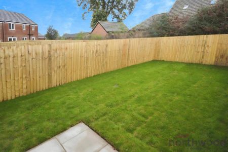 3 bedroom semi-detached house to rent - Photo 2