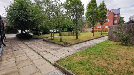 £700 PM · Carriage Grove, Bootle, Merseyside - Photo 5