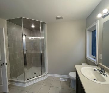 For Lease - 7 Junior Road Unit# Upper Lvl, Brampton, Ontario - Photo 6