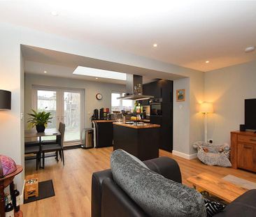3 bedroom terraced house to rent - Photo 3