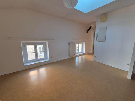 Location Appartement 3 pièces 41m² MACON 71000 - Photo 3