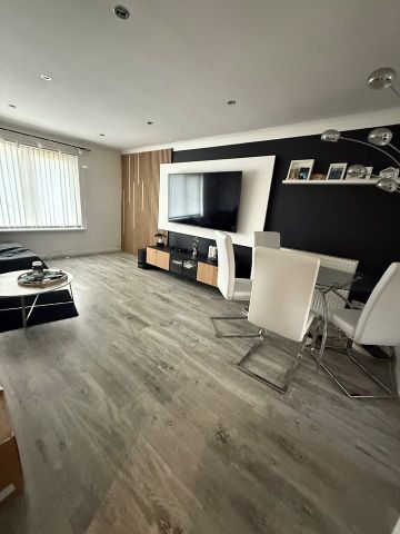 2 Bed Flat, Main Street, G40 - Photo 2