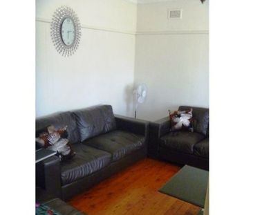 Well Presented 3 Bedroom House - Photo 4