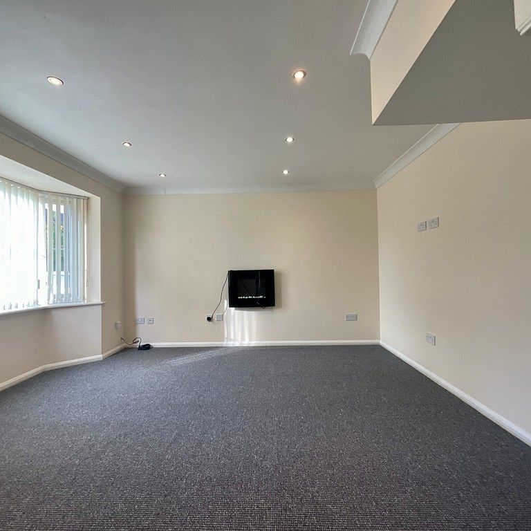 2 bedroom End Terraced House to let - Photo 1