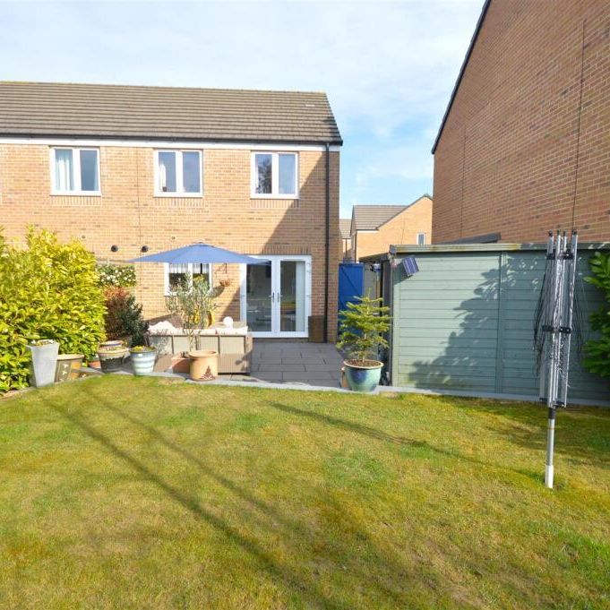 3 bedroom semi-detached house to rent - Photo 1
