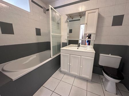 Location Appartement 2 pièces 49m² - Photo 4