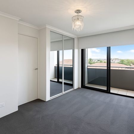 Spacious Four-Bedroom Home with Split-Level Design in a Peaceful Harbourside Setting - Photo 3