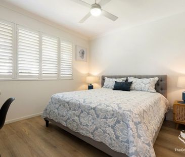 Luxury, Beachfront 3 Bedroom Apartment with Spectacular Views. AVAI... - Photo 2