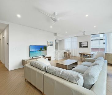 Luxurious Furnished 2 Bedroom Apartment ! - Photo 3