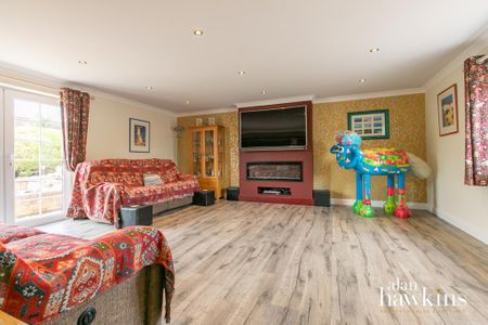 4 bedroom detached house to rent - Photo 4