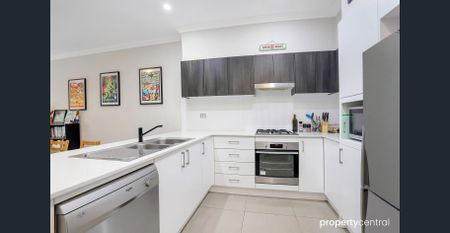 Modern 2-Bedroom 2-Bathroom Apartment - Photo 3