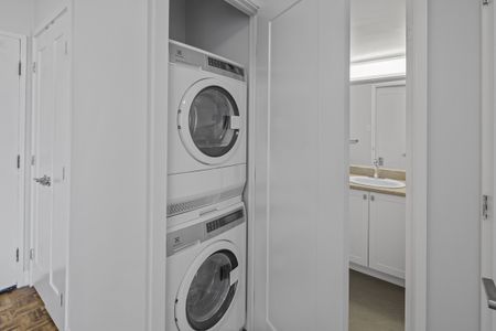 The Macdonald - 1 Bedroom - Photo 3