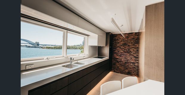 Fully furnished luxurious apartment with breathtaking views - Photo 1